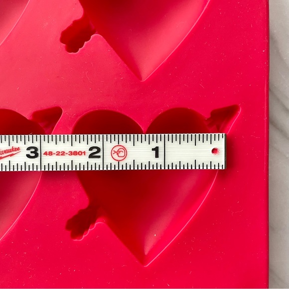 Wilton•Set of 2•Heart-Shaped Silicone Baking Molds•Rice Krispies/Brownies/Cakes - Picture 10 of 12
